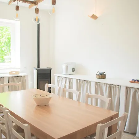 Hébergement de vacances 4 Da Letto - Trulli Con Camino, Foresta E Bbq