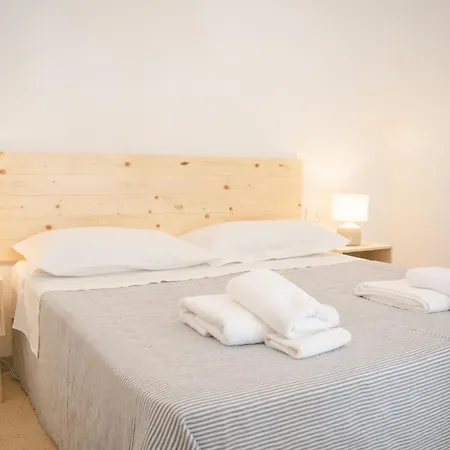 4 Da Letto - Trulli Con Camino, Foresta E Bbq * Cisternino